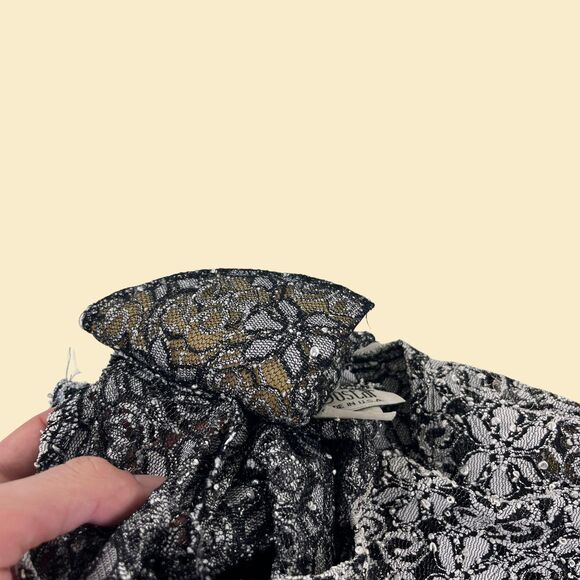 Vintage 70s/80s M lace floral blouse by Jostar, black & white sheer crew-neck - Picture 5 of 9